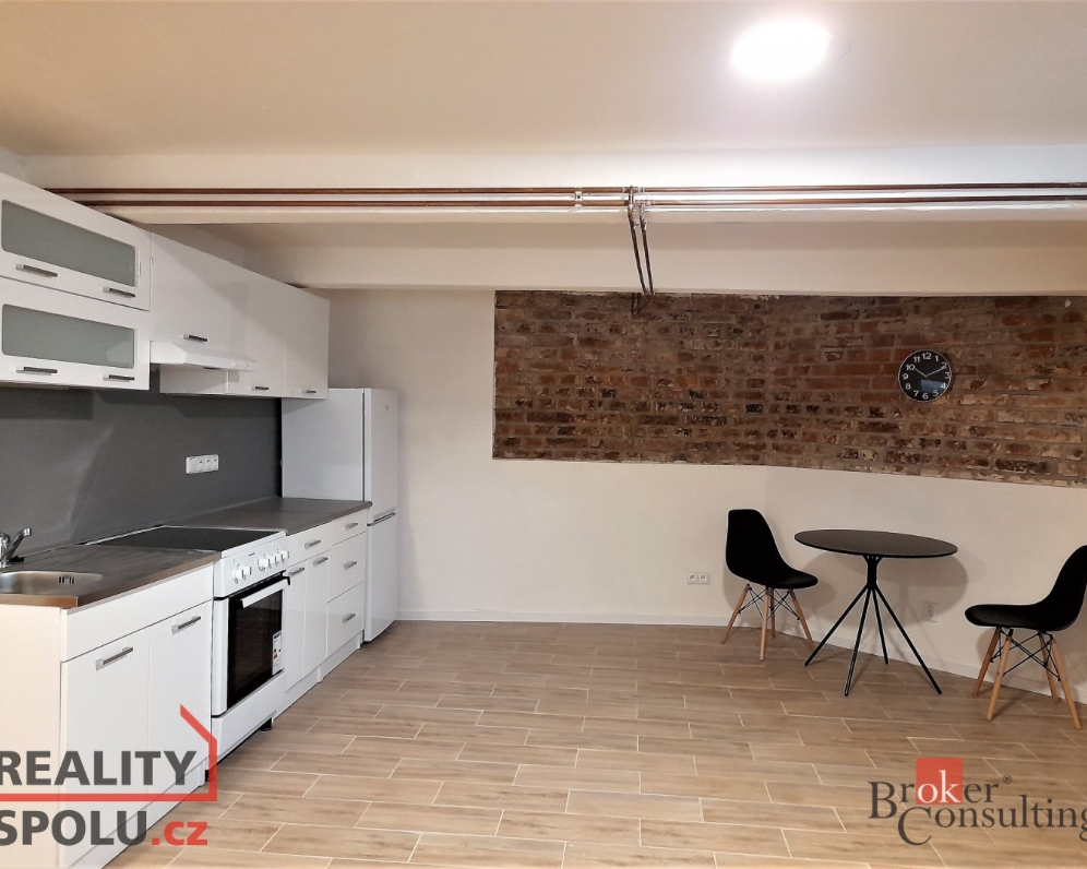 Pronájem bytu 1+kk, 37 m2, Mírové nám., Týniště nad Orlicí