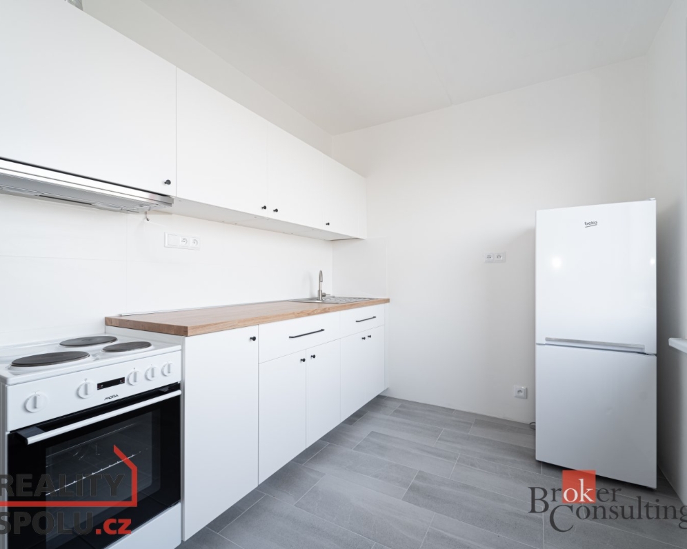 Pronájem bytu 2+1, 53 m2, Štefánikova, Hradec Králové